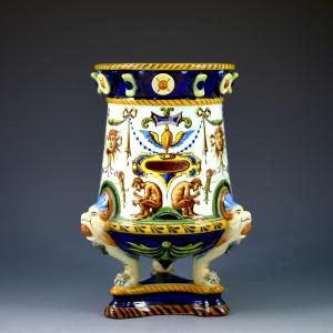 Vaso tripé decorado com grotescos - Manufatura Ginori, segunda metade do século XIX